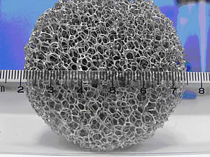 我國(guó)科學(xué)家超輕多孔金屬材料研究獲重要突破―高?？萍绩D中國(guó)教育和科研計(jì)算機(jī)網(wǎng)CERNET